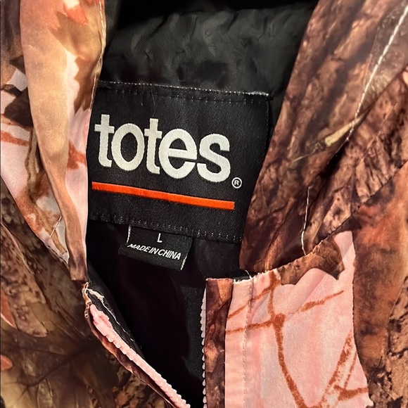 Totes Camouflage Women's lightweight Jacket. Size Large - Picture 2 of 5